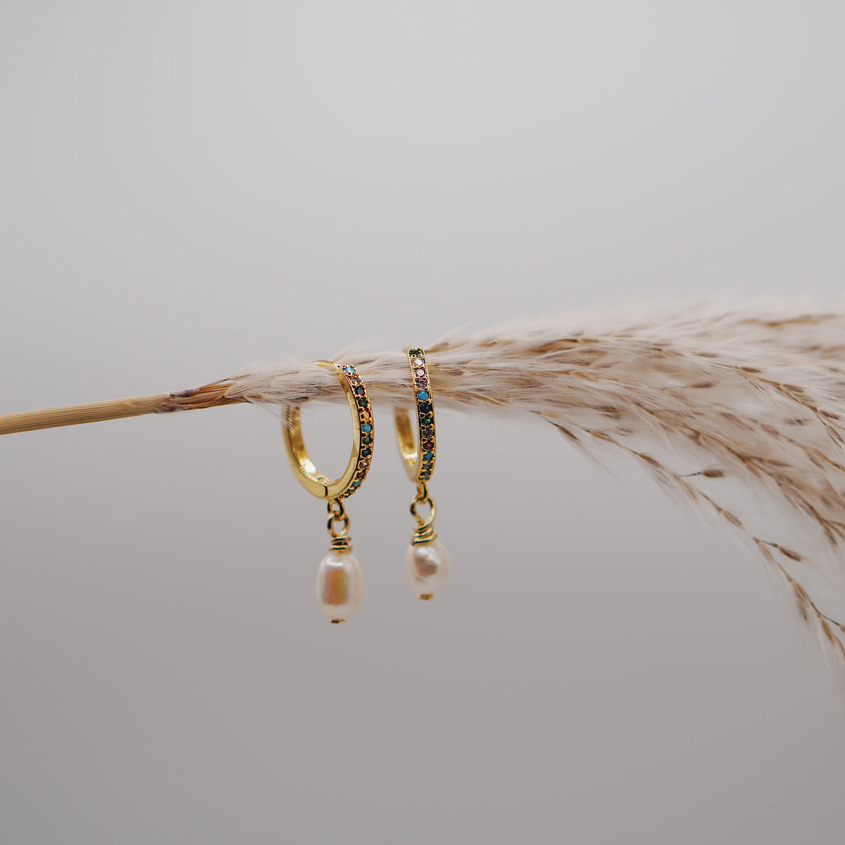 LUNARA · Zirkonia & Süßwasserperle Creolen