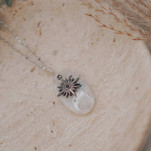 AMINA · Mondstein Amulett