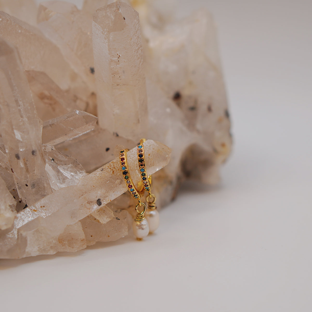 LUNARA · Zirkonia & Süßwasserperle Creolen