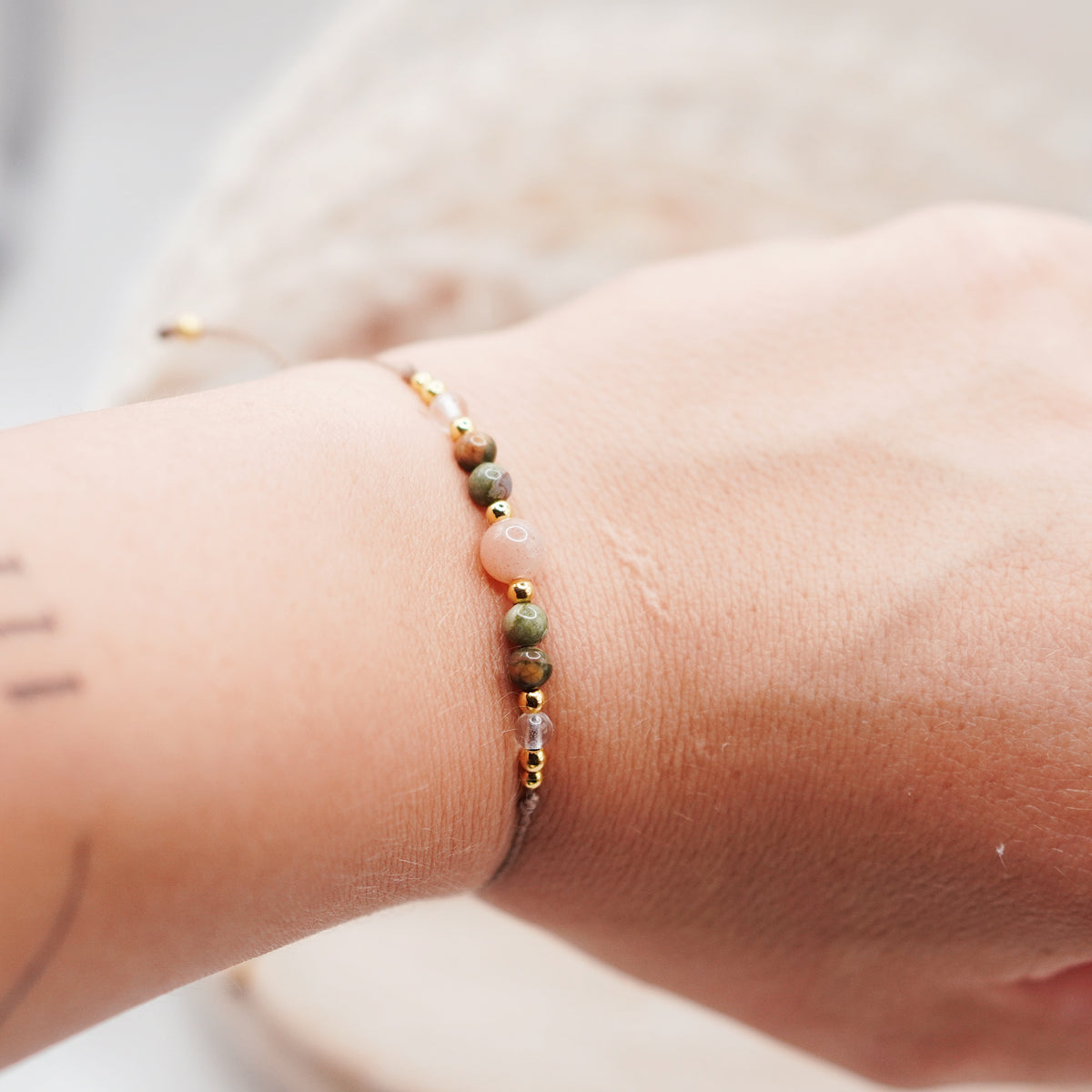 HERZENSWUNSCH • Prehnit, Sonnenstein & Bergkristall Armband